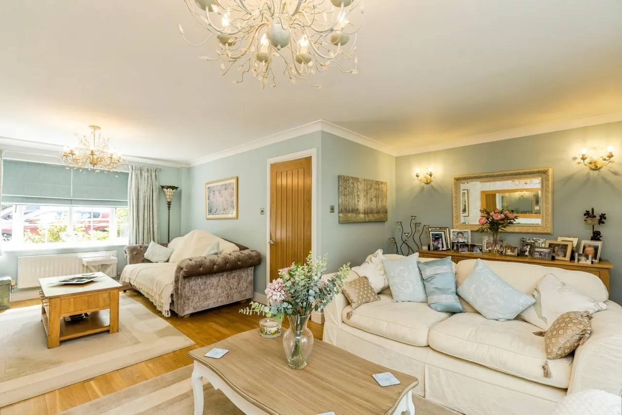 Rusper Road, Ifield, RH11, photo 6