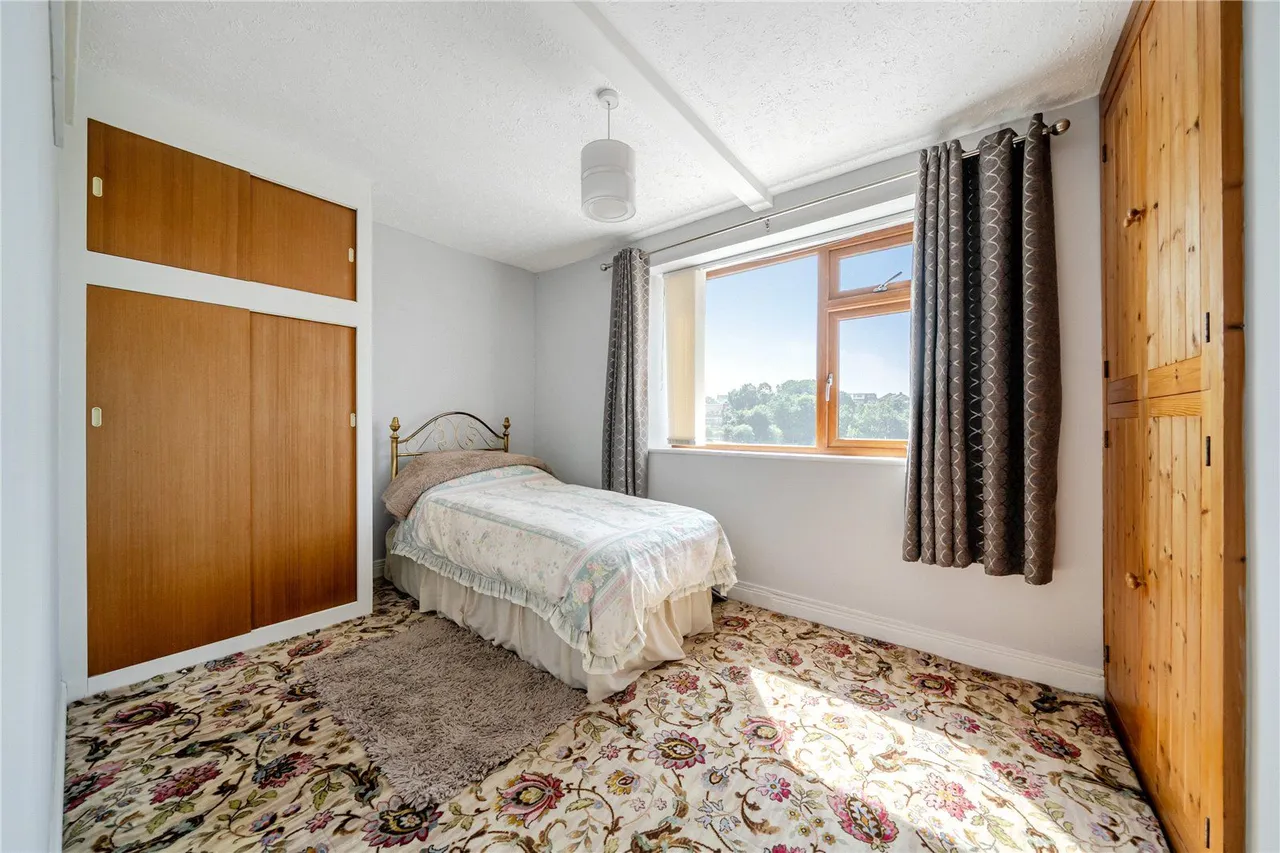 Smalewell Road, Pudsey, LS28, photo 19