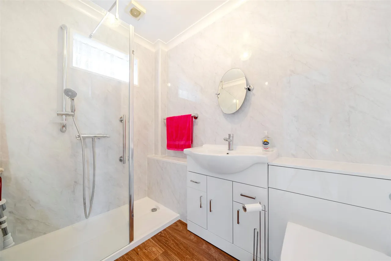 Aysgarth Avenue, Gloucestershire, Up Hatherley, GL51 3RE, photo 8