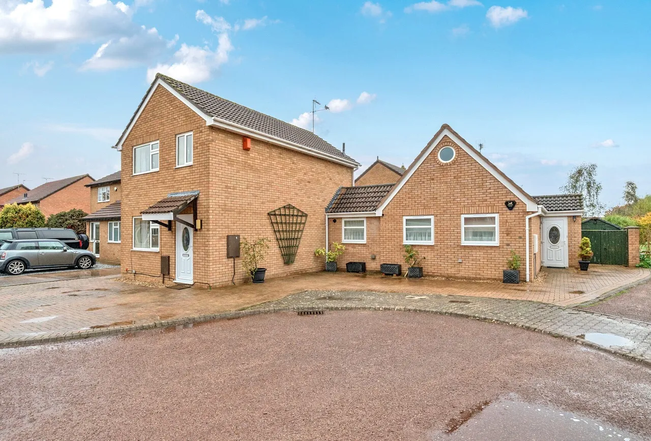 4 bed house for sale — Aysgarth Avenue, Gloucestershire, Up Hatherley, GL51 3RE