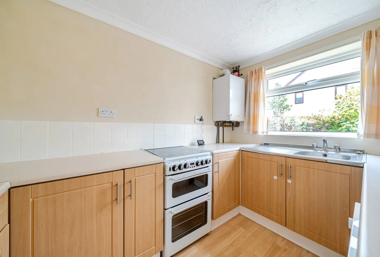 Aysgarth Avenue, Gloucestershire, Up Hatherley, GL51 3RE, photo 4
