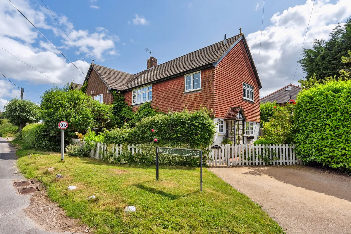 3 bed house for sale, Lower Road, Cookham, SL6