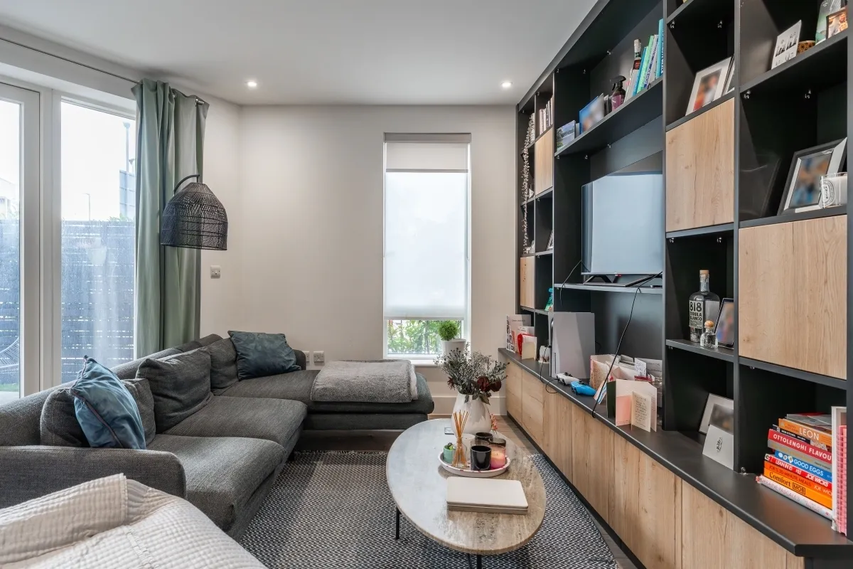 Atheldene Road, London, SW18, photo 2