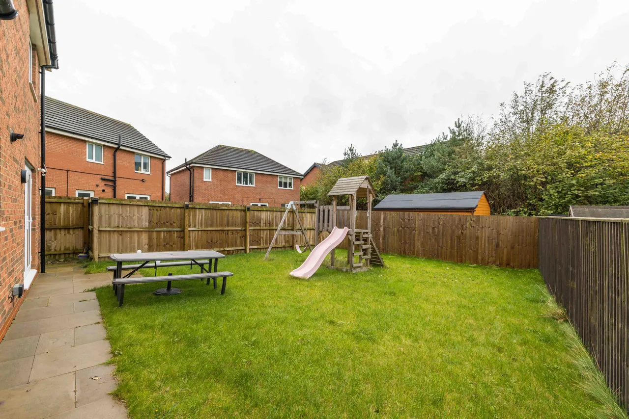 Almond Green Avenue, Standish, WN6, photo 16