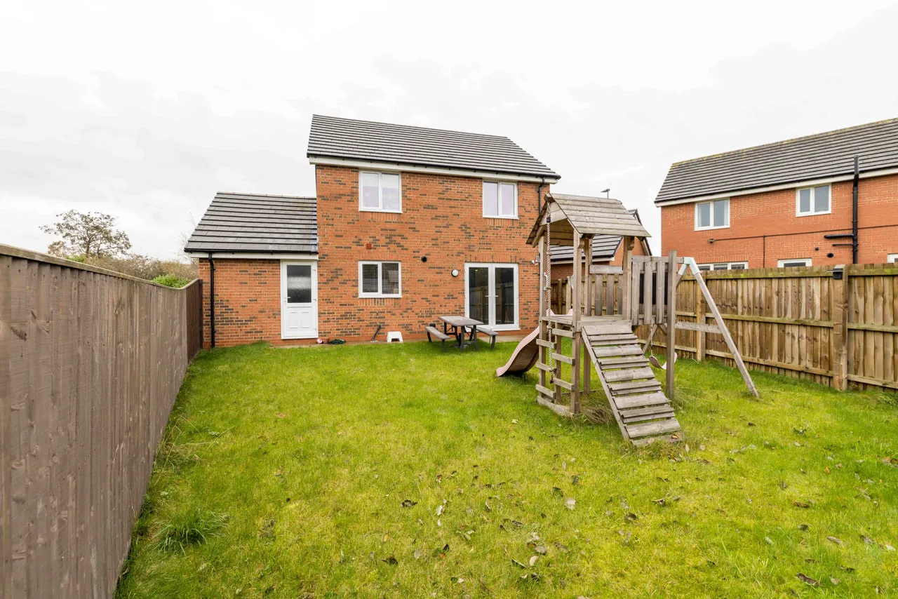 Almond Green Avenue, Standish, WN6, photo 5