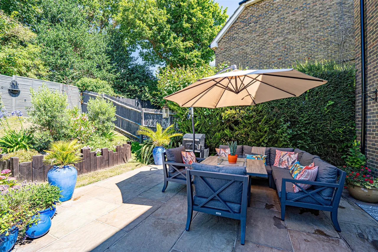 Welton Rise, St. Leonards-On-Sea, photo 28