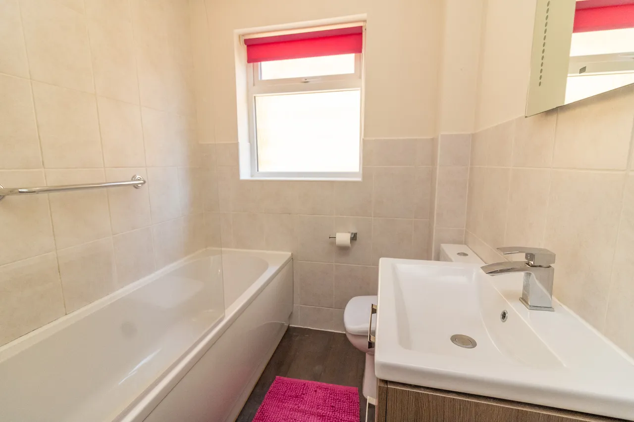 Highgrove Crescent, Leicester, Leicester, LE2 8PX, photo 9