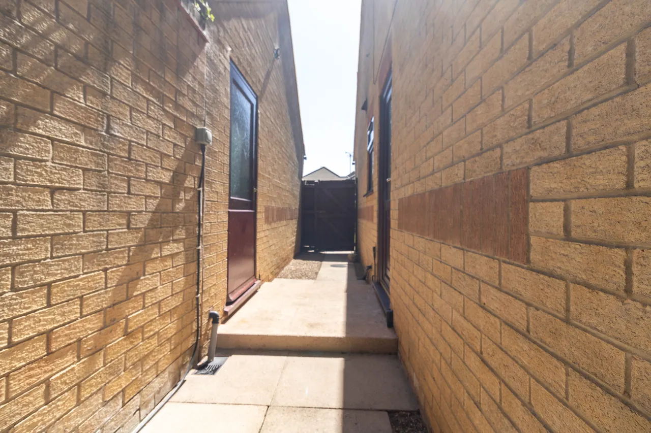 Highgrove Crescent, Leicester, Leicester, LE2 8PX, photo 11