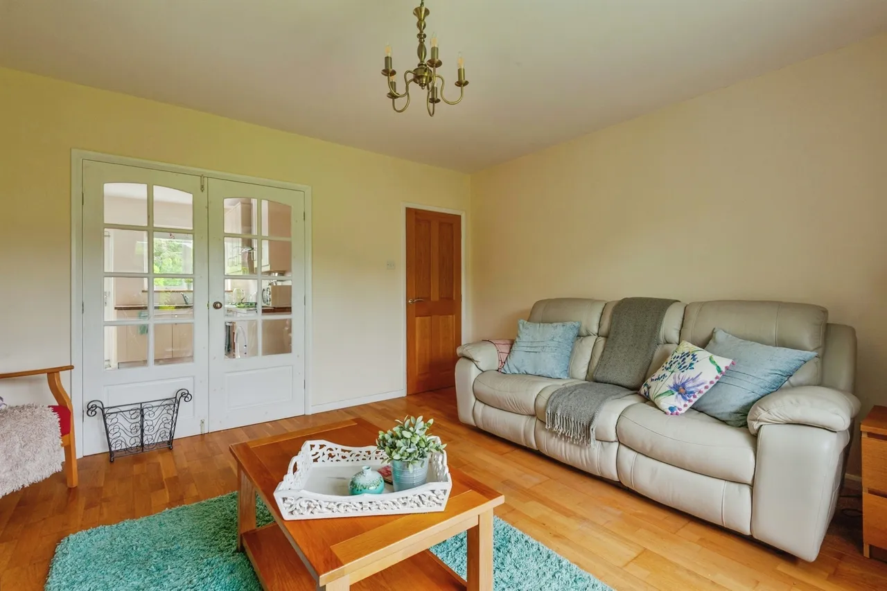 Cedar Avenue, Sutton Weaver, WA7, photo 9