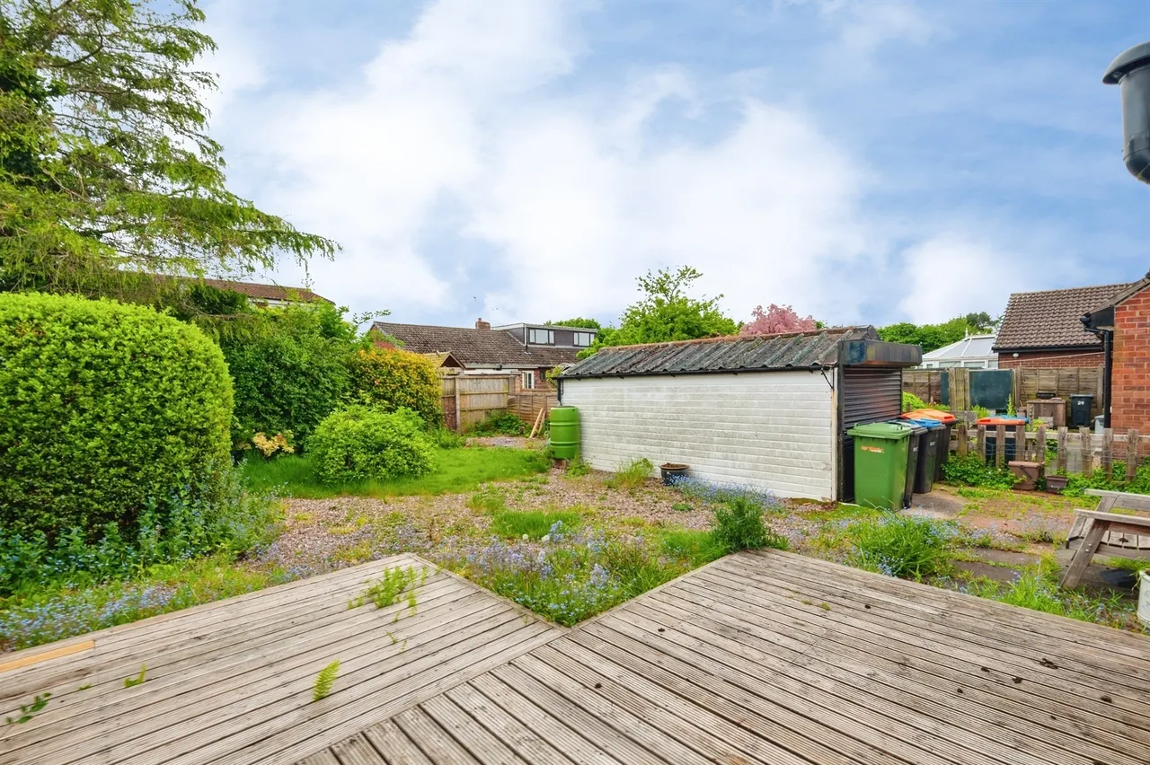 Cedar Avenue, Sutton Weaver, WA7, photo 18