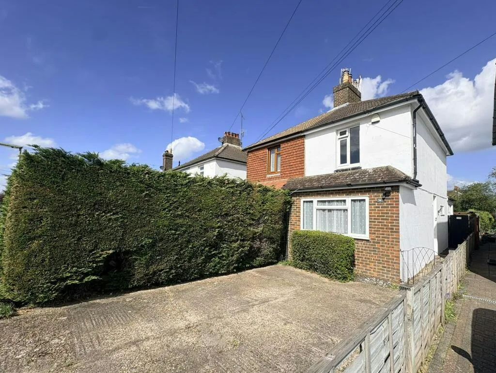 Albert Road, Horley, RH6, photo 2