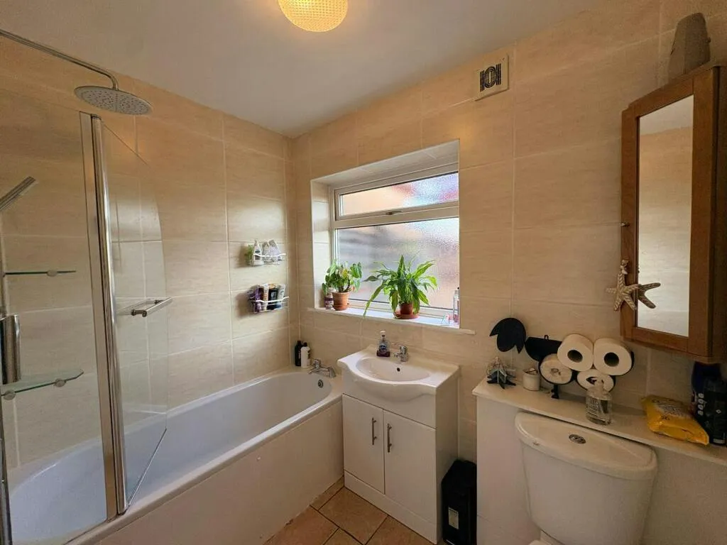 Albert Road, Horley, RH6, photo 9