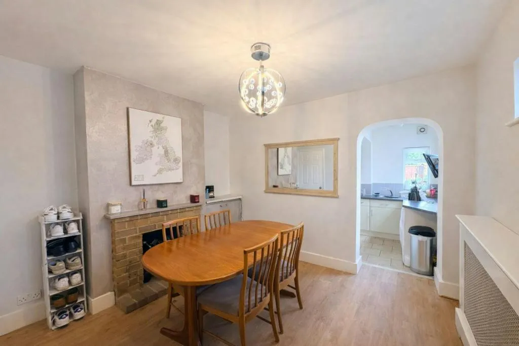 Albert Road, Horley, RH6, photo 5