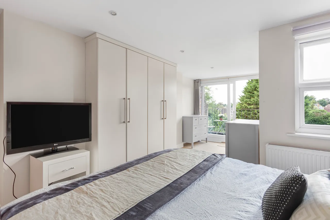 Harvest Road, Englefield Green, TW20, photo 17