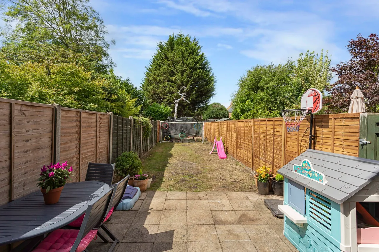 Harvest Road, Englefield Green, TW20, photo 22