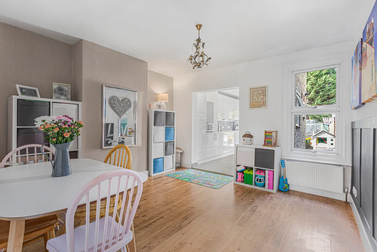 Harvest Road, Englefield Green, TW20, photo 9