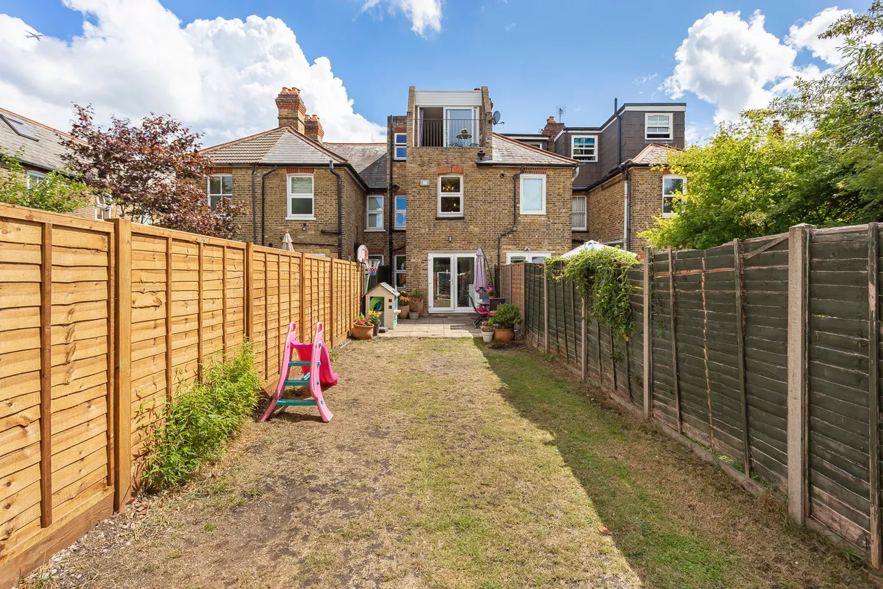 Harvest Road, Englefield Green, TW20, photo 23