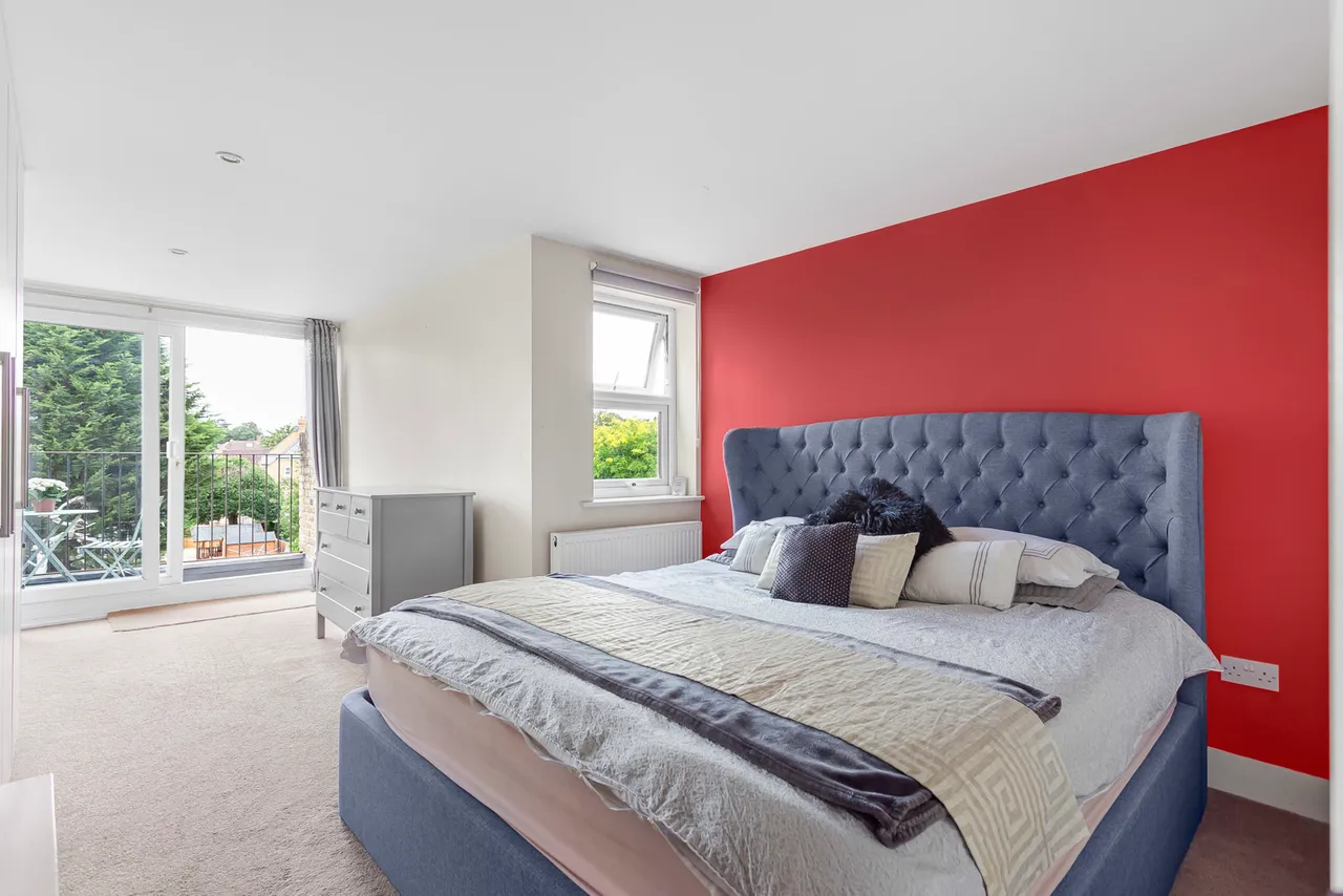 Harvest Road, Englefield Green, TW20, photo 4