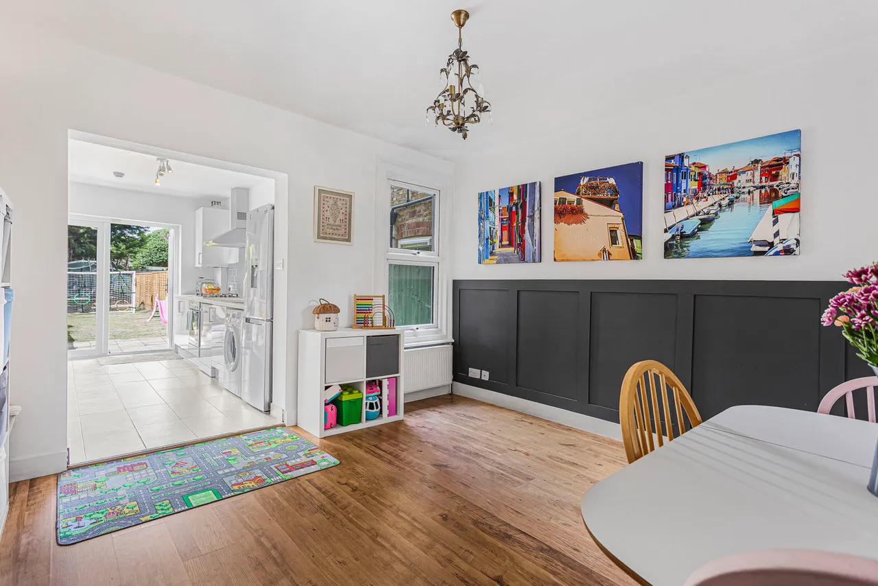 Harvest Road, Englefield Green, TW20, photo 10