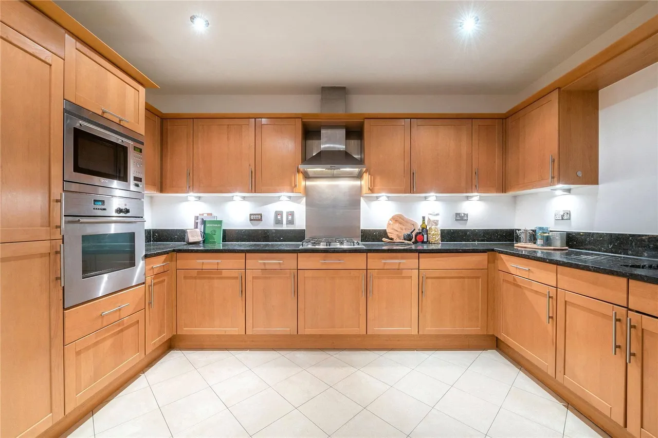 Beckford Close, London, W14, photo 3