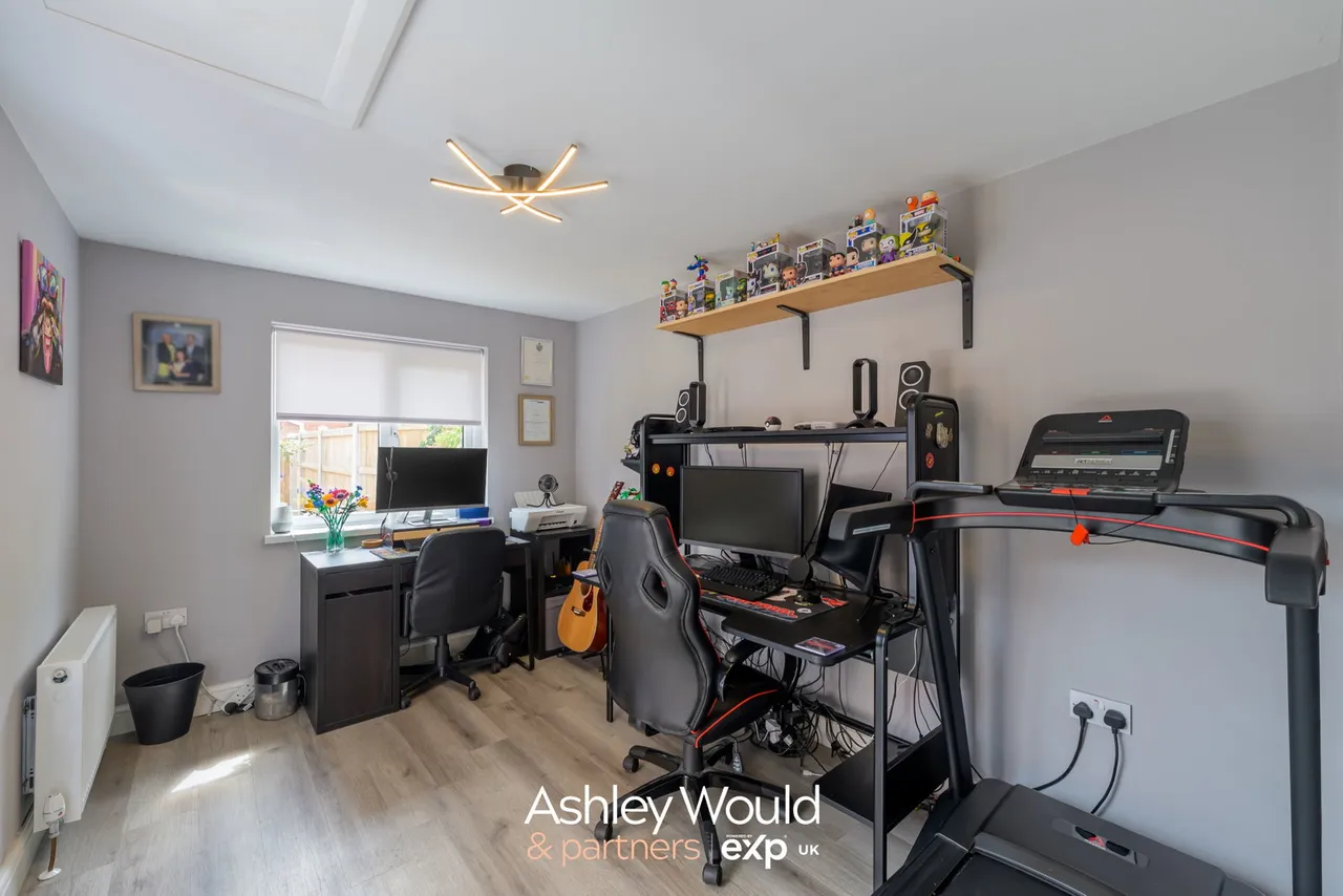 Kererwin Close, Cradley Heath, B64, photo 8
