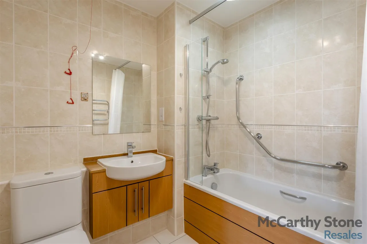 Tresham Close, Kettering, NN15, photo 13