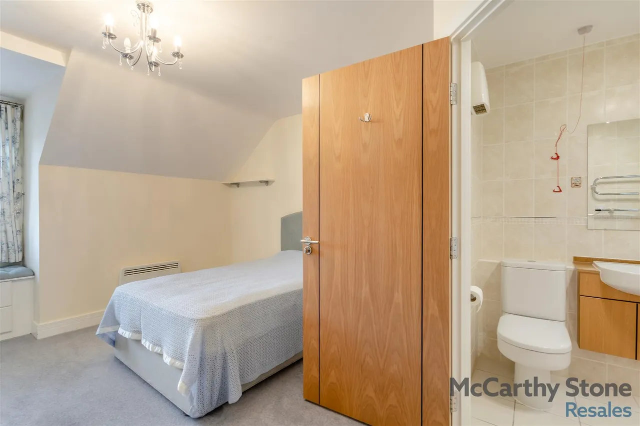 Tresham Close, Kettering, NN15, photo 11