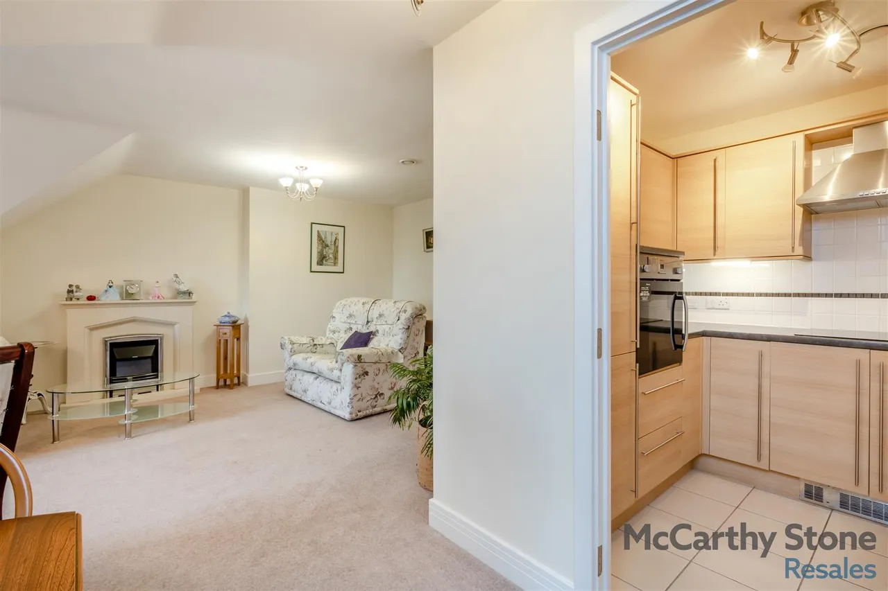 Tresham Close, Kettering, NN15, photo 6