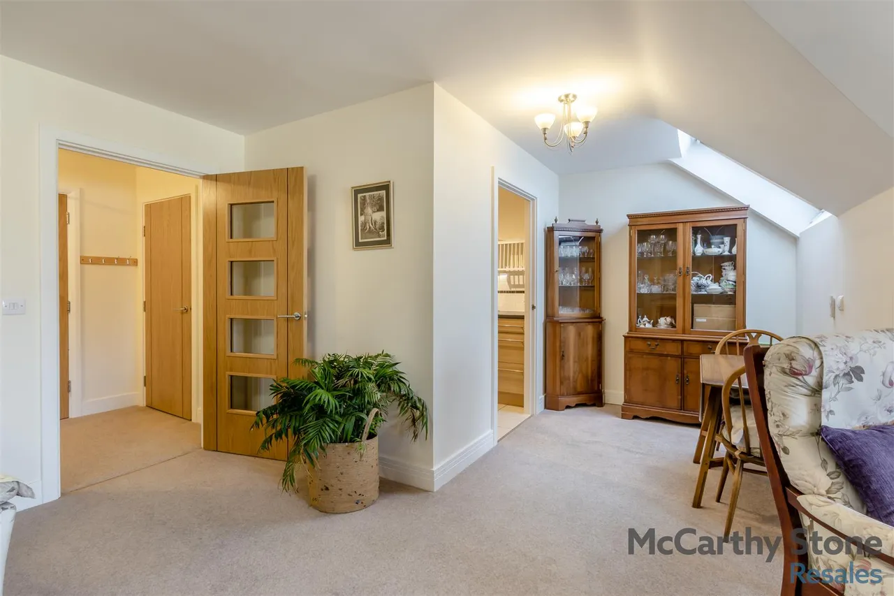 Tresham Close, Kettering, NN15, photo 5