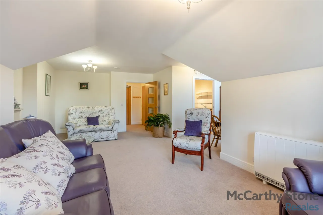 Tresham Close, Kettering, NN15, photo 4