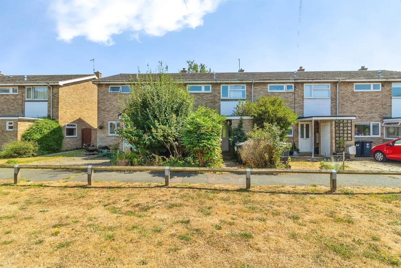 2 bed house for sale — Manor Road, Marston Moretaine, Bedford