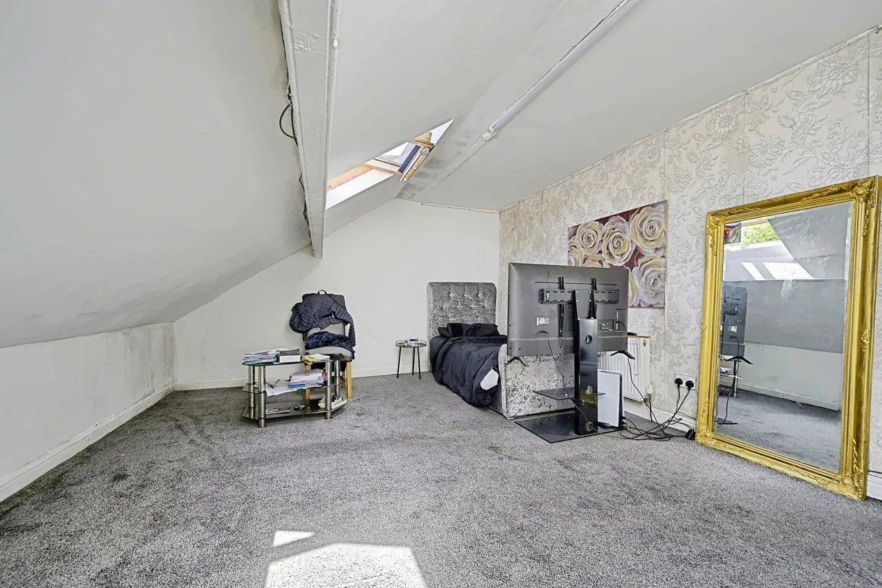 Colne Road, Burnley, BB10, photo 18