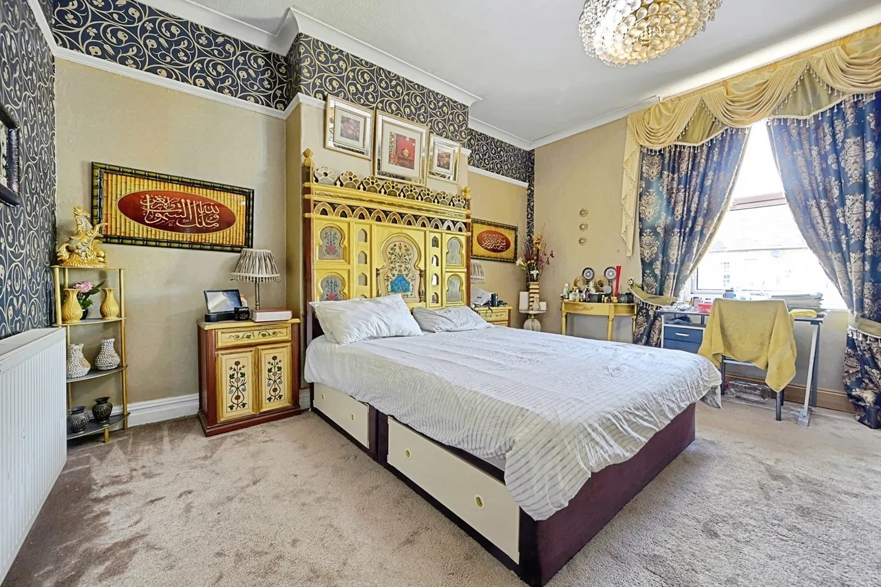 Colne Road, Burnley, BB10, photo 14
