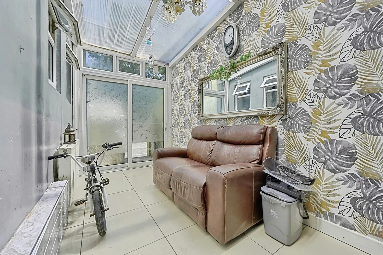 Colne Road, Burnley, BB10, photo 9