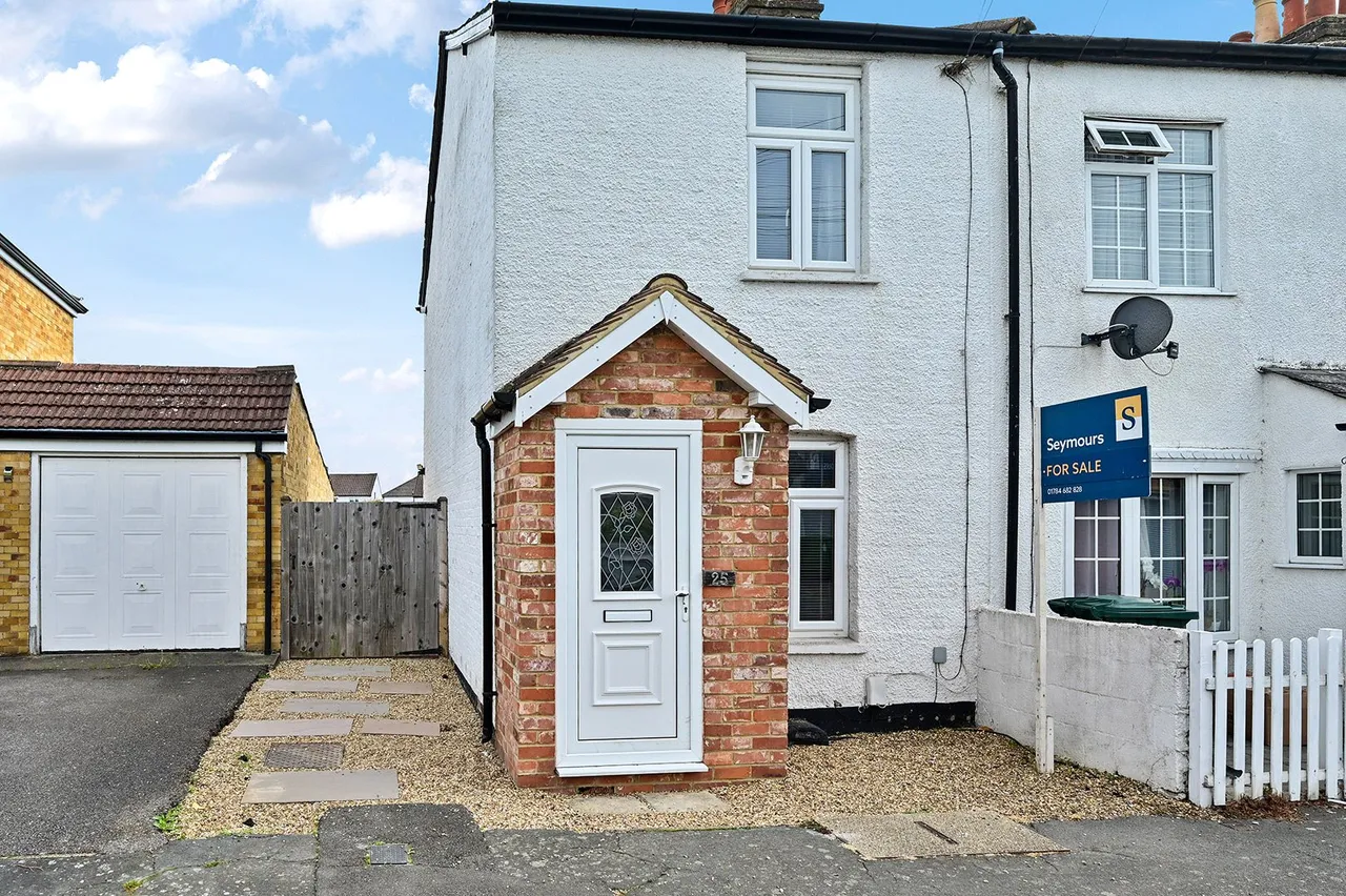 2 bed house for sale, Cambridge Road, Ashford, TW15