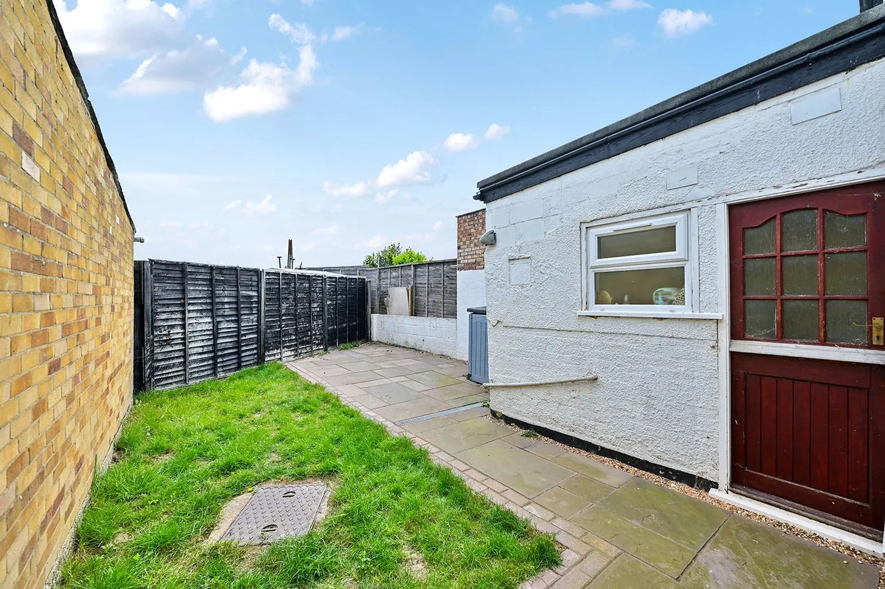 Cambridge Road, Ashford, TW15, photo 4
