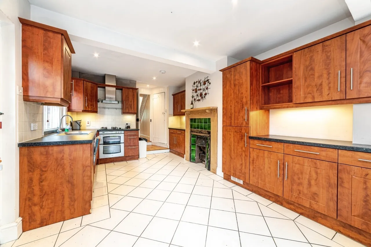 Winchester Road, Basingstoke, RG21, photo 4