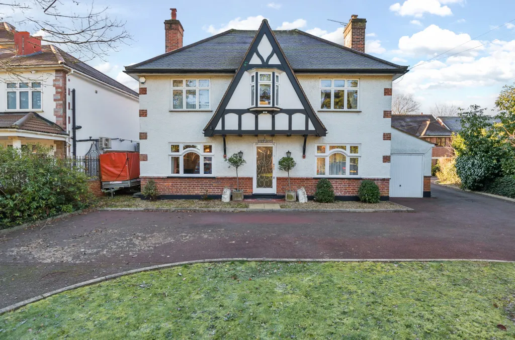 4 bed house for sale, The Drive, Ickenham, UB10