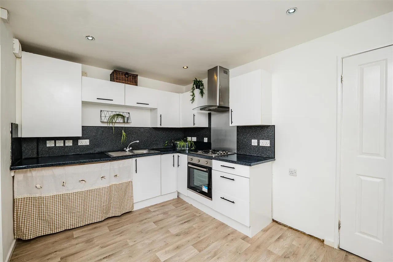 Carew Close, Barry, CF62 9EH, photo 7