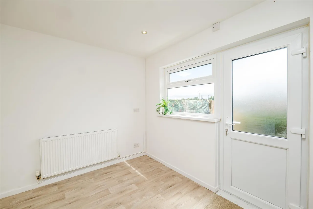 Carew Close, Barry, CF62 9EH, photo 8