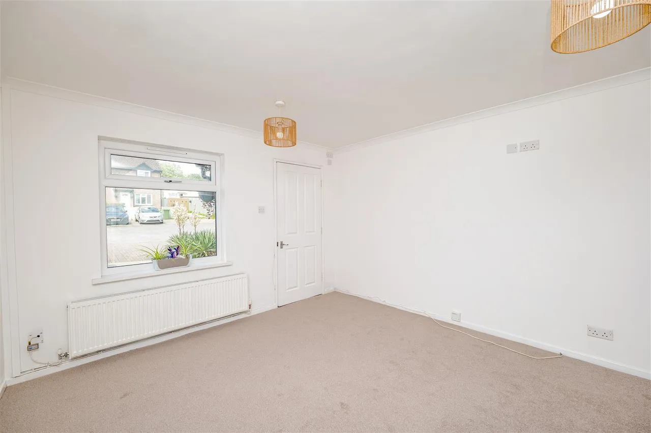 Carew Close, Barry, CF62 9EH, photo 5