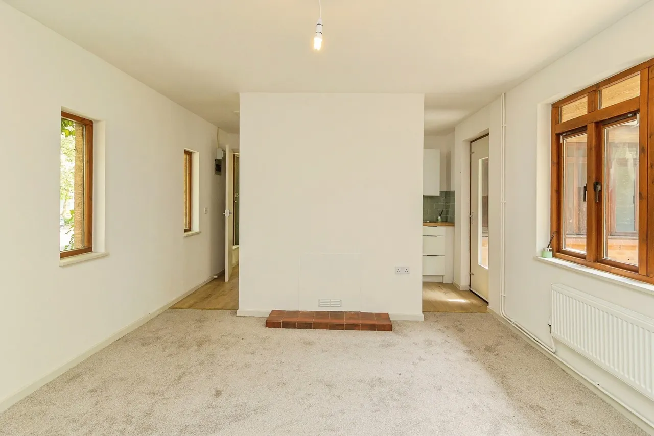 Edison Square, Shenley Lodge, Milton Keynes, Buckinghamshire, MK5, photo 15
