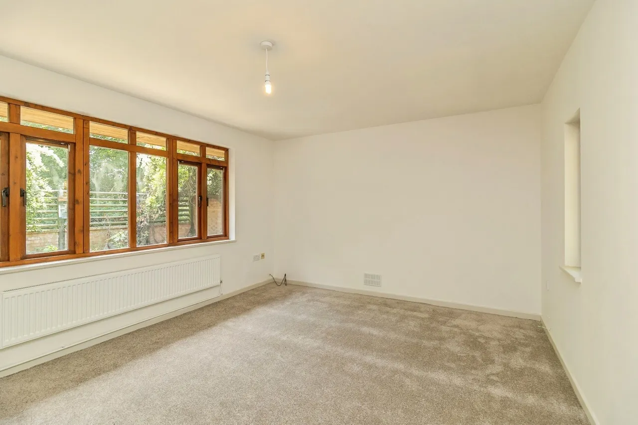 Edison Square, Shenley Lodge, Milton Keynes, Buckinghamshire, MK5, photo 14