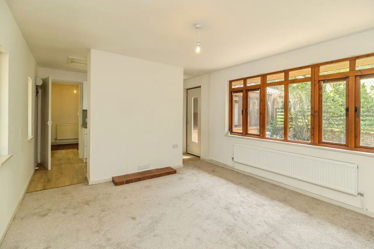 Edison Square, Shenley Lodge, Milton Keynes, Buckinghamshire, MK5, photo 4