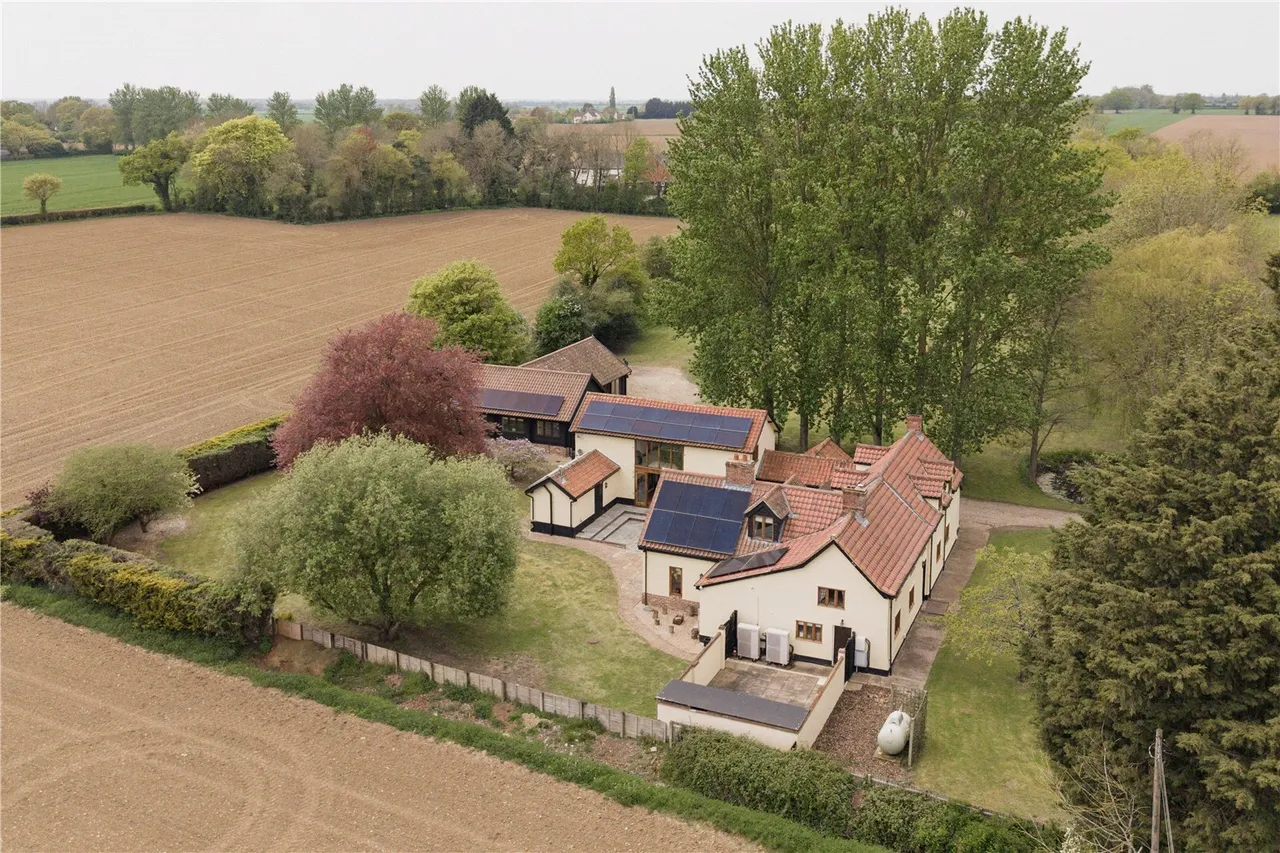 Barham's Lane, Carleton Rode, NR16, photo 60