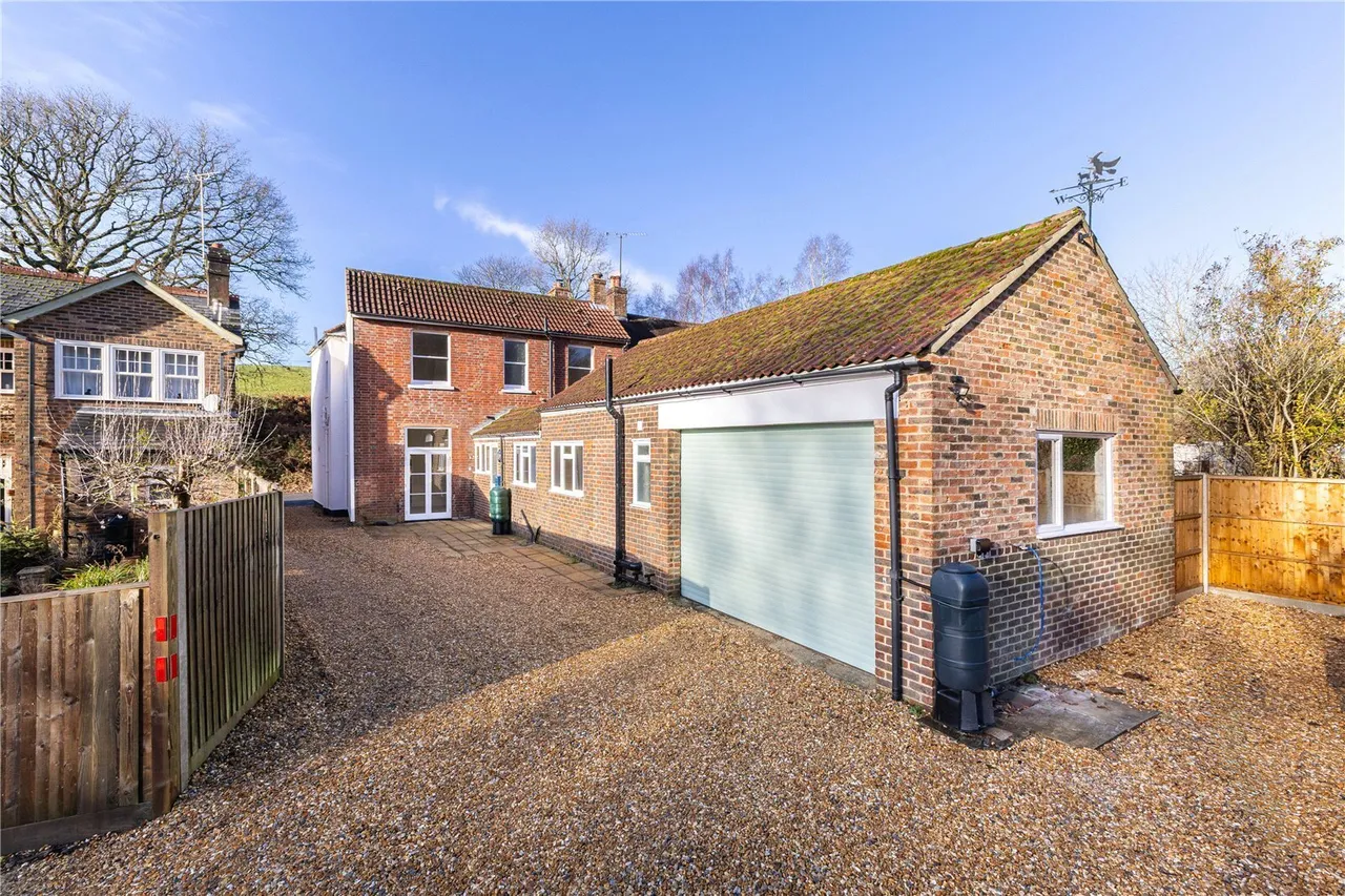Lower Street, Fittleworth, RH20, photo 9