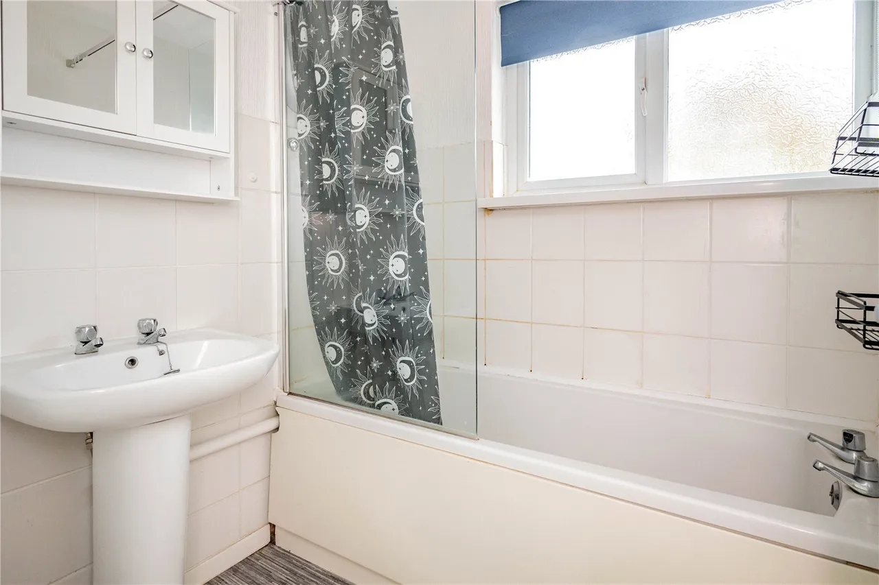 Wrekin Drive, Bromsgrove, B61, photo 15