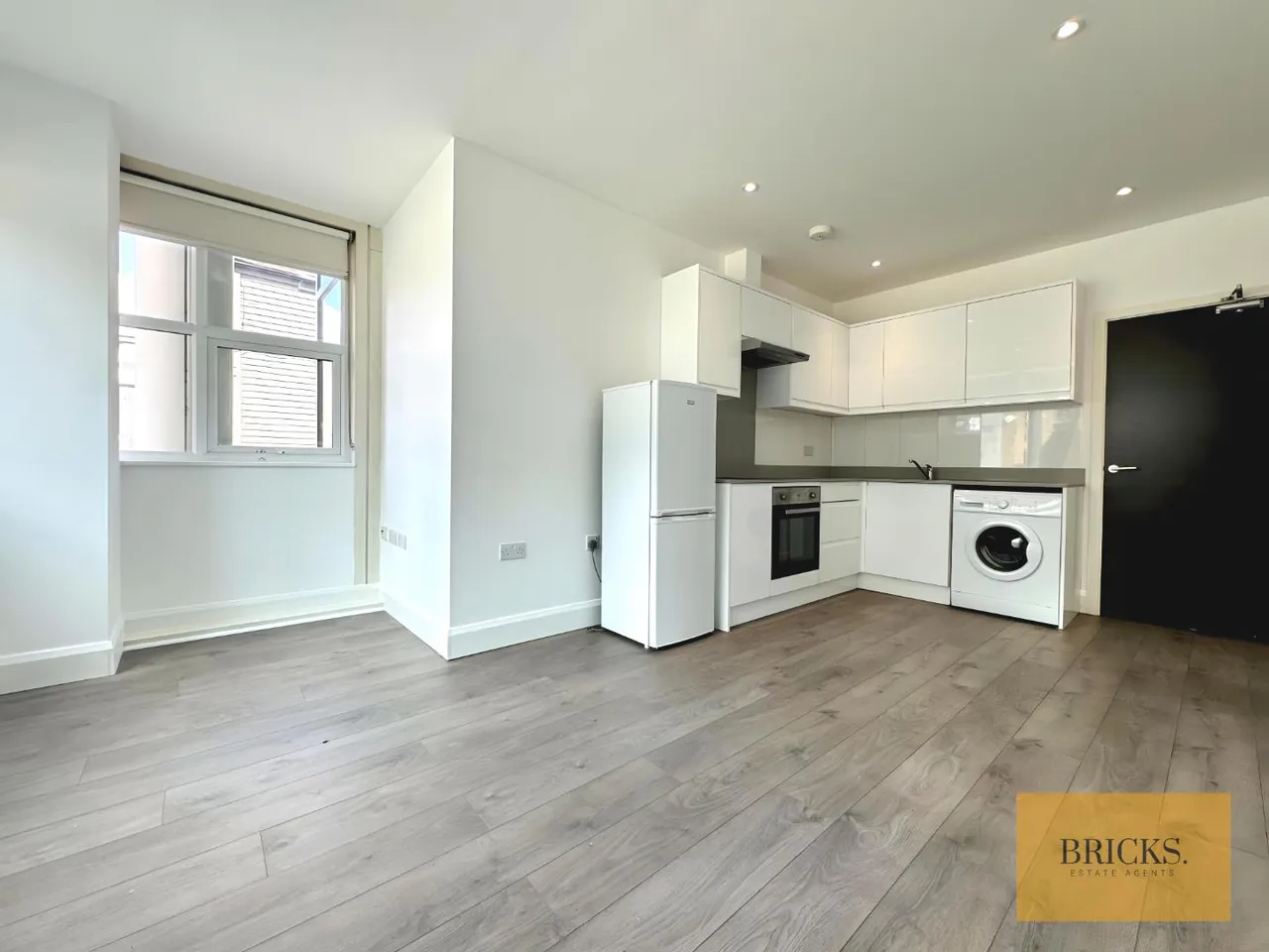 3 High Street, Potters Bar, EN6 5DJ, photo 5