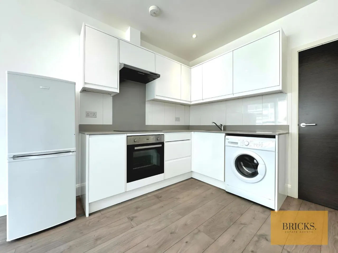 3 High Street, Potters Bar, EN6 5DJ, photo 4