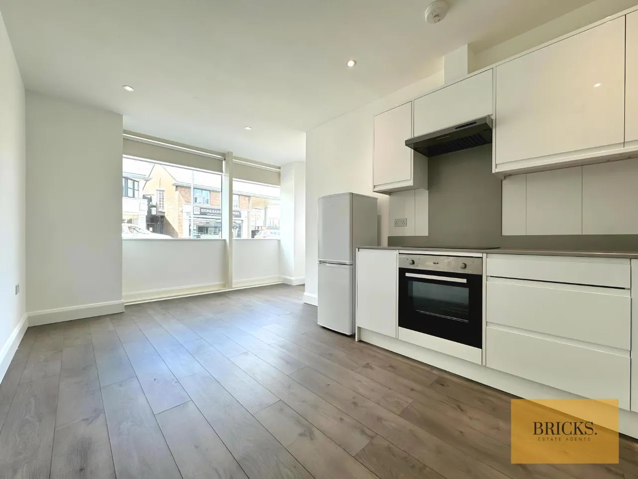 3 High Street, Potters Bar, EN6 5DJ, photo 3